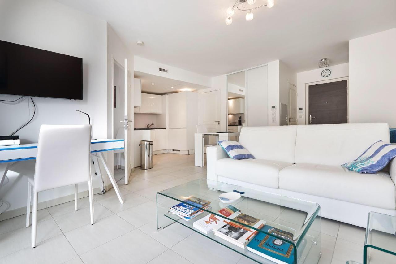 Apartment Montaigne